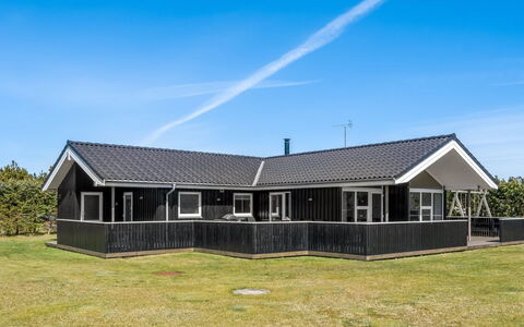 Lirim - 50M from the Sea: À Déchaumer, Chalet, Maison, Toit, Domicile, Ferme, Cabane, Biens, Village