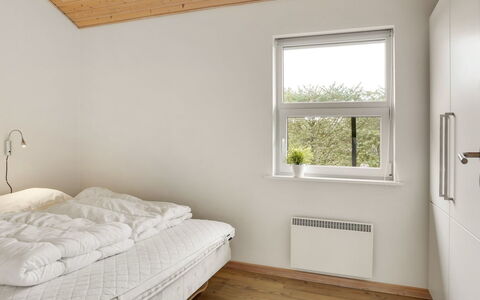 Lirim - 50M from the Sea: Mur, Bois, Plafond, Design Intérieur, Sol, Sol, Chambre, Pièce, Lit, Appartement