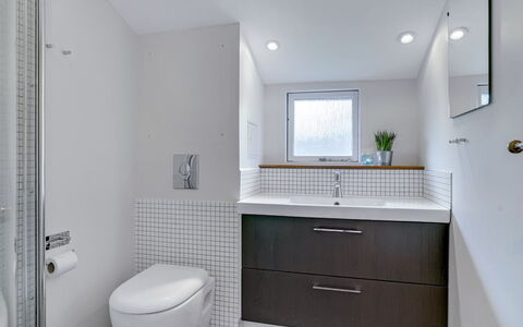 Joosua - 400M from the Sea: Bois, Tache De Bois, Planche, Dur, Chalet, Plate-Forme, Siding, Ombre, Parquet, Batiments Jardin