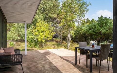 Joosua - 400M from the Sea: Bois, Arbuste, Parquet, Lot Terre, Plate-Forme, Mobilier De Jardin, Dur, Jardin, Chaise