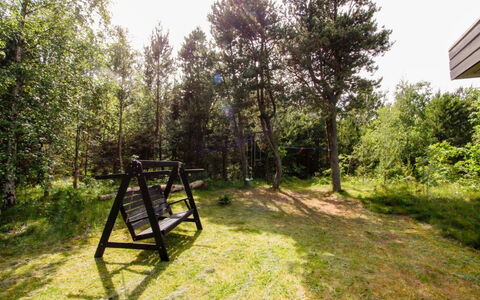 Malti - 300M from the Sea: Toit, Chalet, Domicile, Ombre, Siding, Ferme, Porche, Structure En Plein Air, Batiments Jardin