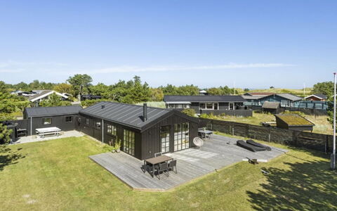 Sheyla - 150M from the Sea: Chalet, Cabanon, Cabane, Ferme, Prairie, Cabane, Grange, Cabane En Rondins, Batiments Jardin