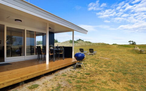 Berndt - 50M from the Sea: Meubles, Design Intérieur, Sol, Bois, Sol, Plafond, Parquet, Chaise, Table, Éclairage