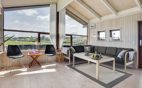 Gyda - 100M from the Sea: Piscine, Mobilier De Jardin, Meubles, Recours, Dalle, Eco Hôtel, Ombre, Chaise, Loisir, Biens