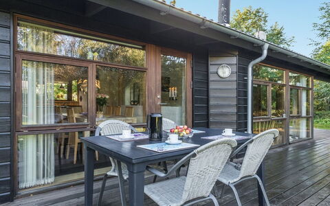 Østmar - 1.2Km from the Sea: Meubles, Design Intérieur, Sol, Bois, Sol, Plafond, Parquet, Chaise, Table, Éclairage