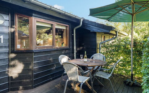 Østmar - 1.2Km from the Sea: Meubles, Design Intérieur, Sol, Bois, Sol, Plafond, Parquet, Chaise, Table, Éclairage