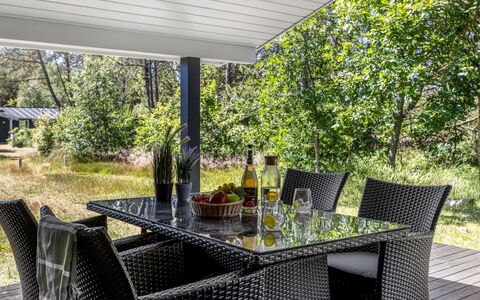Ajten - 150M from the Sea: Piscine, Mobilier De Jardin, Meubles, Recours, Dalle, Eco Hôtel, Ombre, Chaise, Loisir, Biens