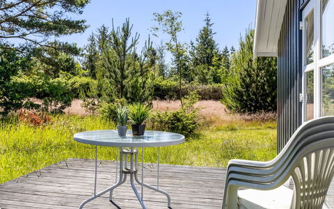 Ajten - 150M from the Sea: Piscine, Mobilier De Jardin, Meubles, Recours, Dalle, Eco Hôtel, Ombre, Chaise, Loisir, Biens