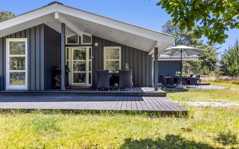 Ajten - 150M from the Sea: Piscine, Mobilier De Jardin, Meubles, Recours, Dalle, Eco Hôtel, Ombre, Chaise, Loisir, Biens
