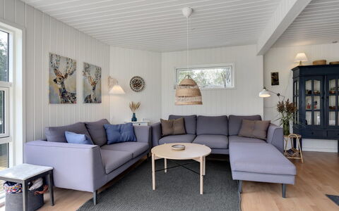 Ika - 600M from the Sea: Piscine, Mobilier De Jardin, Meubles, Recours, Dalle, Eco Hôtel, Ombre, Chaise, Loisir, Biens