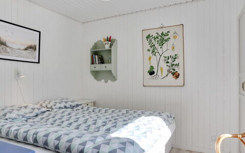 Ika - 600M from the Sea: Piscine, Mobilier De Jardin, Meubles, Recours, Dalle, Eco Hôtel, Ombre, Chaise, Loisir, Biens