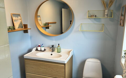 Ika - 600M from the Sea: Sol, Design Intérieur, Sol, Pièce, Armoire De Toilette, Cabinetry, Tiroir, Luminaire Plomberie, Tache De Bois