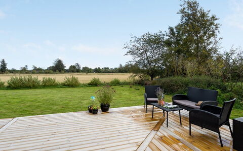 Ika - 600M from the Sea: Bois, Parquet, Meubles, Mobilier De Jardin, Lot Terre, Chaise, Dur, Plate-Forme, Jardin