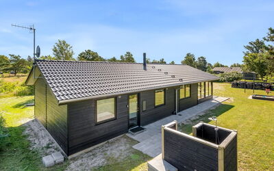 Jerrit - 225M from the Sea