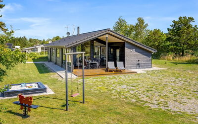 Jerrit - 225M from the Sea