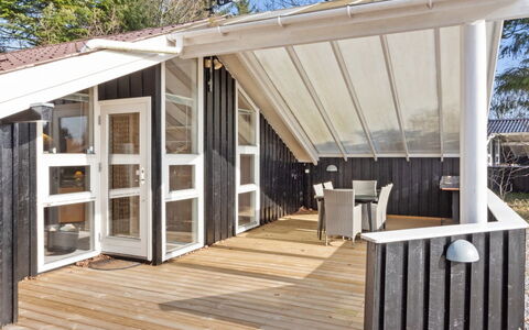 Berenice - 250M from the Sea: Bois, Architecture, Sol, Sol, Porte, Dur, Porche, Plate-Forme, Domicile, Tache De Bois