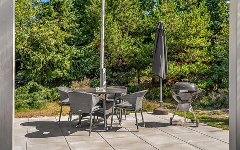 Leonor - 300M from the Sea: Meubles, Mobilier De Jardin, Table, Chaise, Tableau De Plein Air, Ombre, Jardin, Patio, Structure En Plein Air, Arrière-Cour