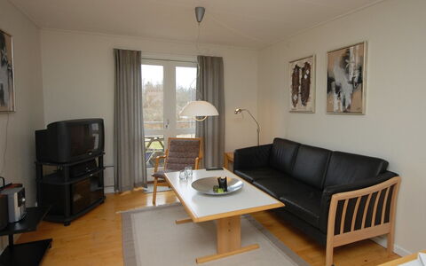 Runhild - 100M from the Sea: Meubles, Sol, Design Intérieur, Sol, Bois, Table, Pièce, Salon, Parquet, Éclairage