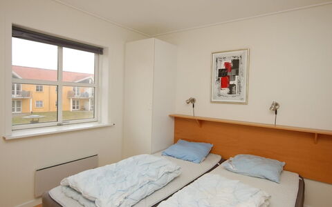 Runhild - 100M from the Sea: Mur, Bois, Design Intérieur, Sol, Appartement, Sol, Meubles, Pièce, Lit, Plafond