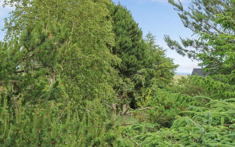 Flora - 150M from the Sea: Maison, Domicile, Zone Résidentielle, Toit, Chalet, Lot Terre, Biens, Cour, Jardin, Siding