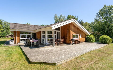 Milda - 1.9Km from the Sea: Piscine, Mobilier De Jardin, Meubles, Recours, Dalle, Eco Hôtel, Ombre, Chaise, Loisir, Biens