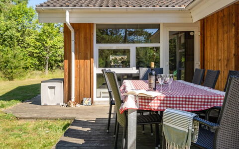 Milda - 1.9Km from the Sea: Piscine, Mobilier De Jardin, Meubles, Recours, Dalle, Eco Hôtel, Ombre, Chaise, Loisir, Biens