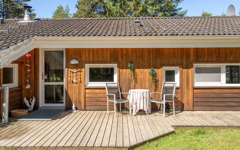 Milda - 1.9Km from the Sea: Piscine, Mobilier De Jardin, Meubles, Recours, Dalle, Eco Hôtel, Ombre, Chaise, Loisir, Biens