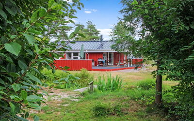 Edzard - 200M from the Sea