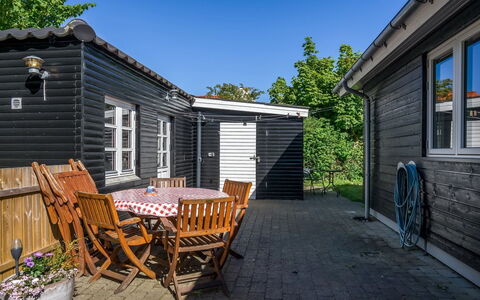 Gunhil - 200M from the Sea: Piscine, Mobilier De Jardin, Meubles, Recours, Dalle, Eco Hôtel, Ombre, Chaise, Loisir, Biens