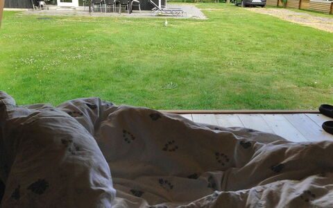 Elni - 900M from the Sea: Bois, Meubles, Pelouse, Linge, Arrière-Cour, Jardin, Dur, Literie, Ombre, Chambre