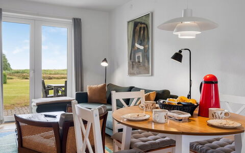 Jyrki - 100M from the Sea: Meubles, Design Intérieur, Chaise, Table, Bois, Table Cuisine Et Salle A Manger, Sol, Sol, Éclairage, Salle À Manger