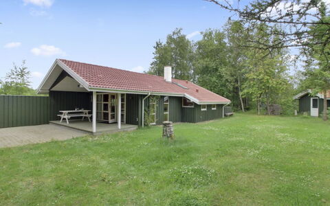 Gerasim - 400M from the Sea: Maison, Domicile, Toit, Chalet, Pelouse, Biens, Ferme, Cour, Siding, Batiments Jardin