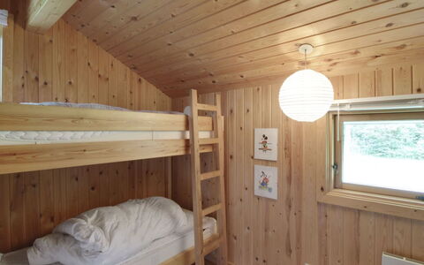 Gerasim - 400M from the Sea: Bois, Chambre, Plafond, Design Intérieur, Sol, Sol, Lit, Meubles, Tache De Bois, Pièce