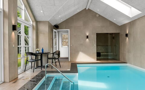 Lilie - 270M from the Sea: Piscine, Mobilier De Jardin, Meubles, Recours, Dalle, Eco Hôtel, Ombre, Chaise, Loisir, Biens