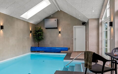 Lilie - 270M from the Sea: Piscine, Mobilier De Jardin, Meubles, Recours, Dalle, Eco Hôtel, Ombre, Chaise, Loisir, Biens