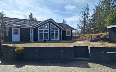 Lilie - 270M from the Sea: Maison, Domicile, Toit, Chalet, Siding, Porte, Biens, Batiments Jardin, Allée, Porche
