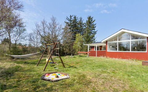 Ingold - 50M from the Sea: Toit, Maison, Lot Terre, Domicile, Chalet, Biens, Batiments Jardin, Ombre, Cabane En Rondins, Aménagement Paysager