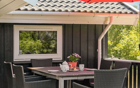 Esaline - 400M from the Sea: Meubles, Design Intérieur, Chaise, Sol, Table, Recours, Sol, Plafond, Pièce, Eco Hôtel