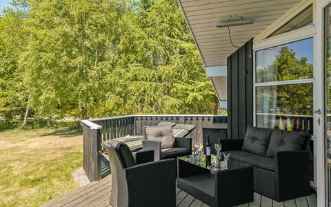 Esaline - 400M from the Sea: Meubles, Design Intérieur, Chaise, Sol, Table, Recours, Sol, Plafond, Pièce, Eco Hôtel