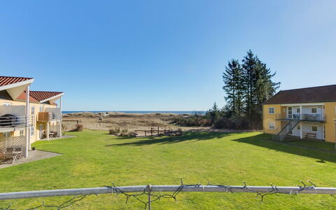 Dafna - 100M from the Sea: Bois, Tache De Bois, Planche, Dur, Chalet, Plate-Forme, Siding, Ombre, Parquet, Batiments Jardin