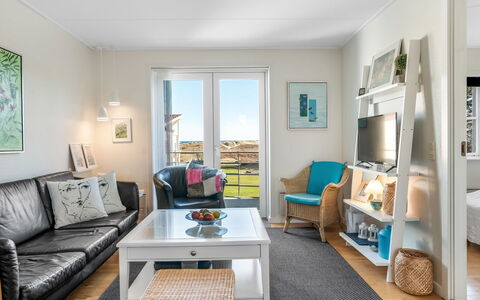 Dafna - 100M from the Sea: Bois, Tache De Bois, Planche, Dur, Chalet, Plate-Forme, Siding, Ombre, Parquet, Batiments Jardin