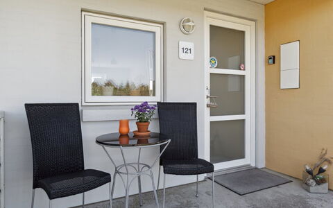 Dafna - 100M from the Sea: Bois, Tache De Bois, Planche, Dur, Chalet, Plate-Forme, Siding, Ombre, Parquet, Batiments Jardin