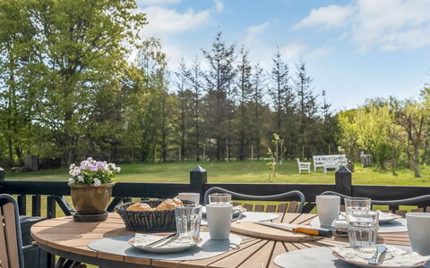 Fredegæst - 700M from the Sea: Meubles, Mobilier De Jardin, Table, Chaise, Tableau De Plein Air, Table Cuisine Et Salle A Manger, Ombre, Jardin, Pelouse, Aménagement Paysager