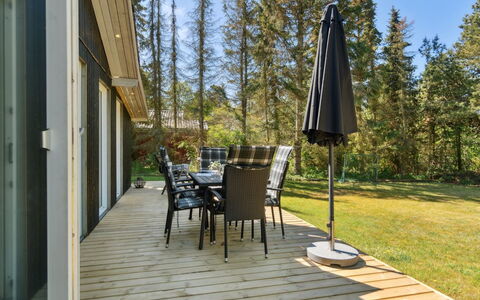 Aud - 300M from the Sea: Piscine, Chaîne De Montagnes, Eco Hôtel, Recours, Biens, Vallée, Villa, Aménagement Paysager, Ville Resort, Arrière-Cour