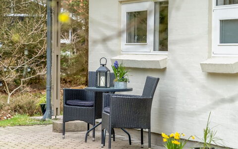 Merte - 300M from the Sea: Meubles, Mobilier De Jardin, Chaise, Pot De Fleur, Plante D'Appartement, Tableau De Plein Air, Jardin, Table Basse, Accoudoir, Patio