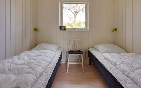Fleur - 50M from the Sea: Bois, Tache De Bois, Planche, Dur, Chalet, Plate-Forme, Siding, Ombre, Parquet, Batiments Jardin