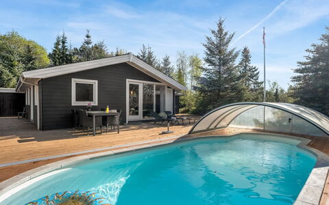 Eli - 1.4Km from the Sea: Piscine, Composite, Recours, Chalet, Biens, Eco Hôtel, Ombre, Conception, Plate-Forme, Batiments Jardin