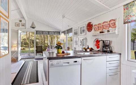 Hellevi - from the Sea: Design Intérieur, Meubles, Domicile, Cuisine, Sol, Sol, Plafond, Pièce, Chaise, Comptoir