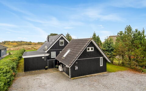 Hejdie - 150M from the Sea: Toit, Maison, Lot Terre, Domicile, Chalet, Biens, Batiments Jardin, Ombre, Cabane En Rondins, Aménagement Paysager