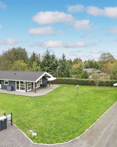 Tayler - 1.8Km from the Sea